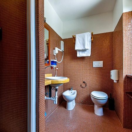 E-Room 42 Рим Экстерьер фото
