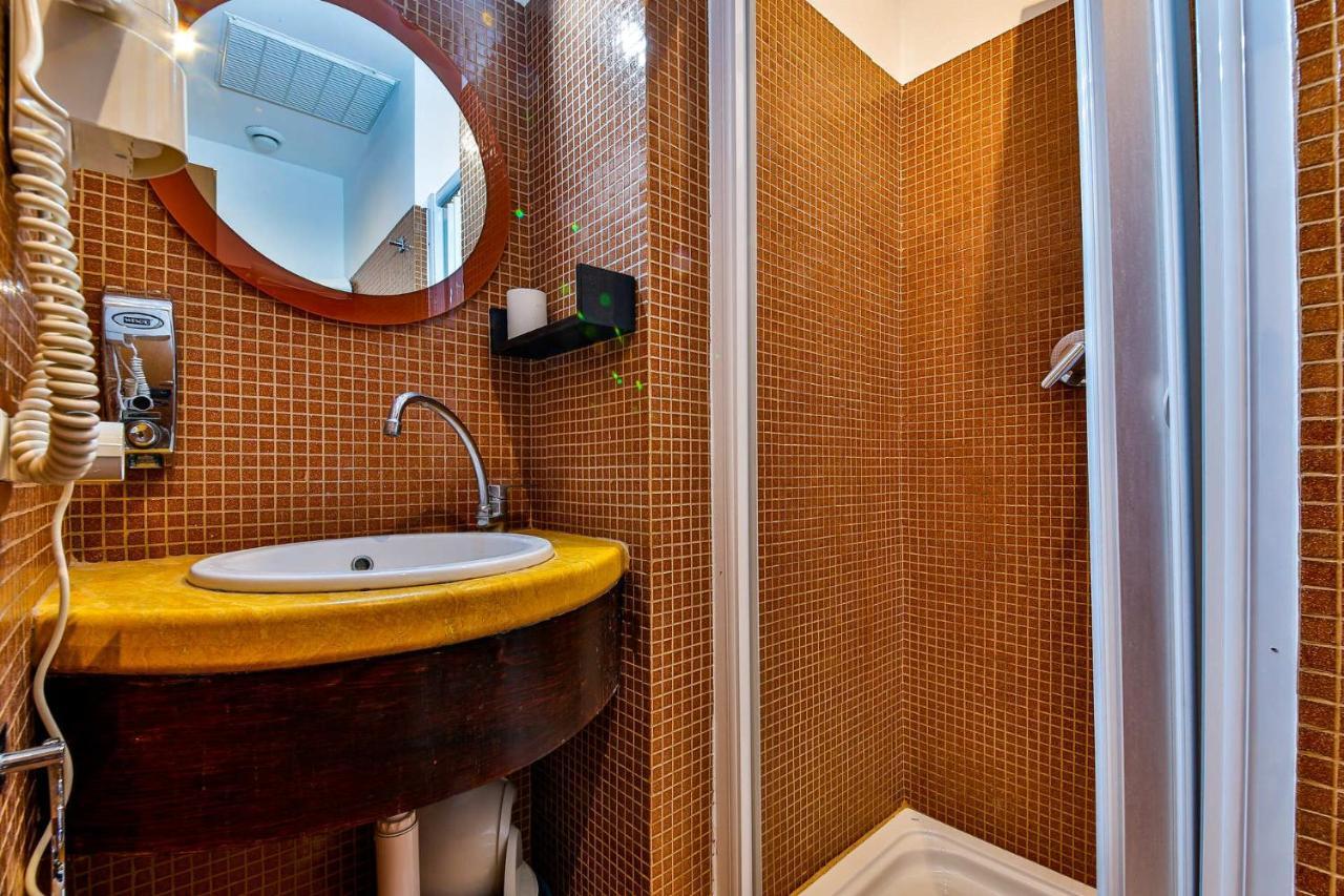 E-Room 42 Рим Экстерьер фото