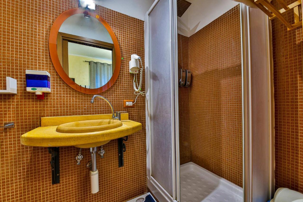 E-Room 42 Рим Экстерьер фото